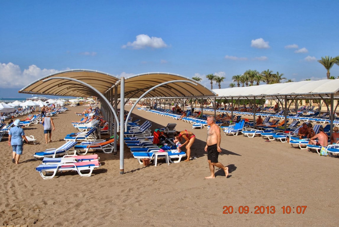 imagini hotel TITANIC LARA